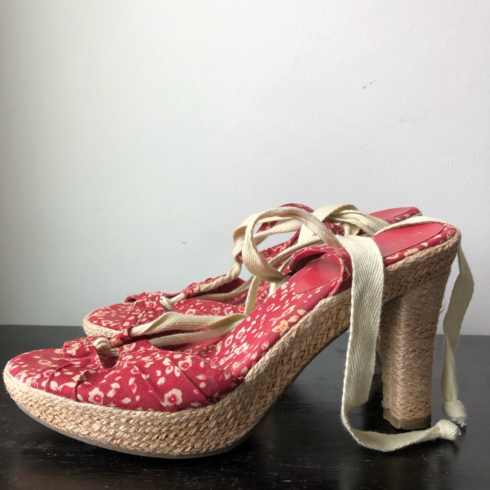 Nine & Co. red flowered espadrilles
